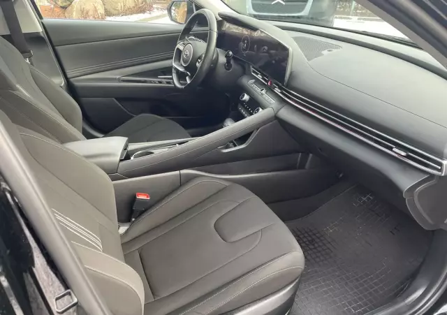 HYUNDAI Elantra 1.6 Executive CVT