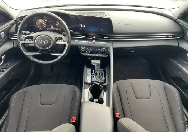 HYUNDAI Elantra 1.6 Executive CVT