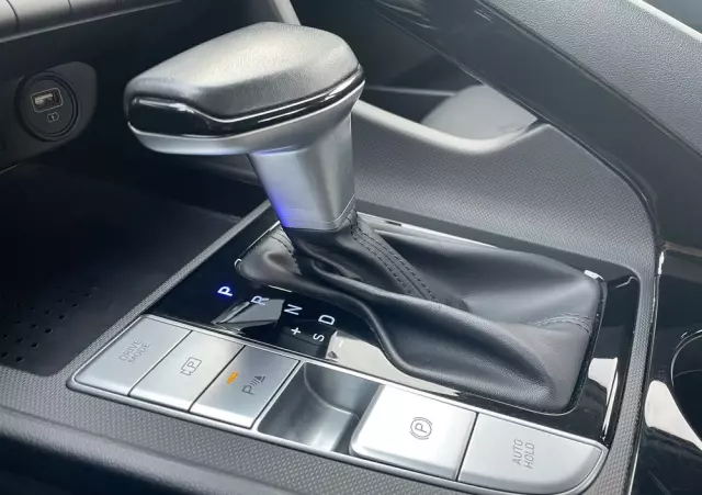 HYUNDAI Elantra 1.6 Executive CVT