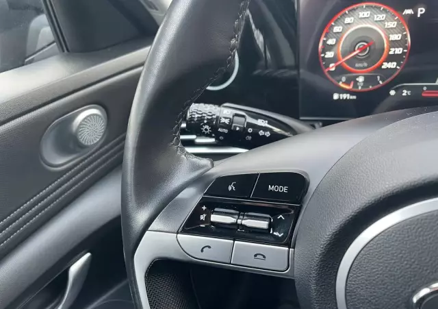 HYUNDAI Elantra 1.6 Executive CVT