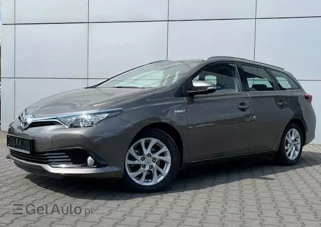 TOYOTA Auris Hybrid 135 Active