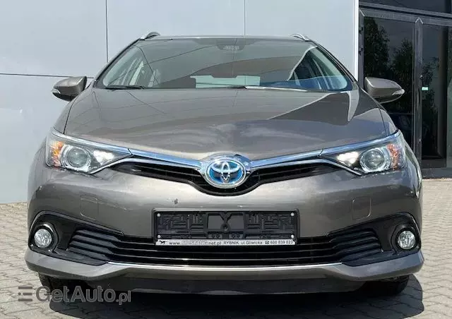 TOYOTA Auris Hybrid 135 Active