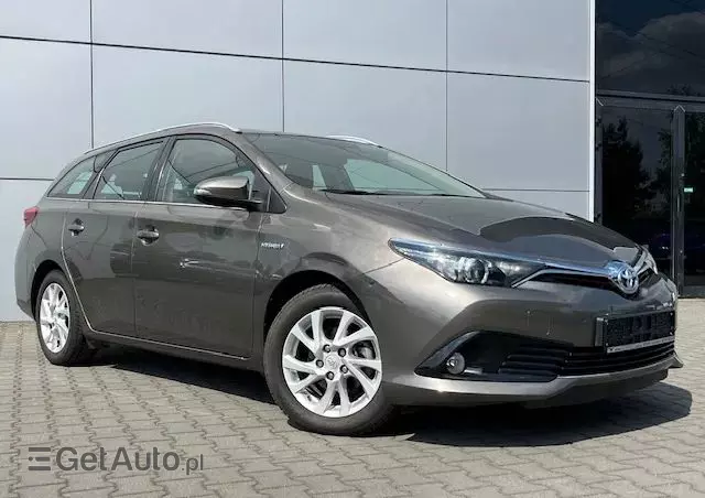 TOYOTA Auris Hybrid 135 Active