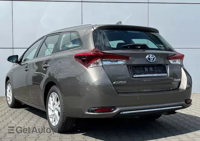 TOYOTA Auris Hybrid 135 Active