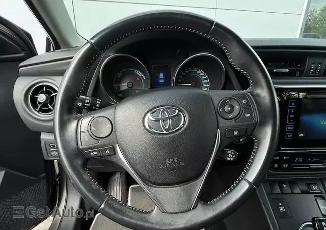 TOYOTA Auris Hybrid 135 Active