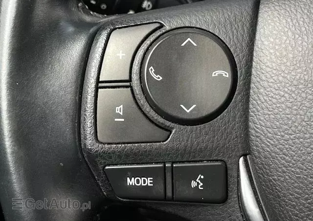 TOYOTA Auris Hybrid 135 Active