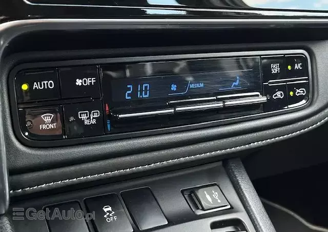 TOYOTA Auris Hybrid 135 Active