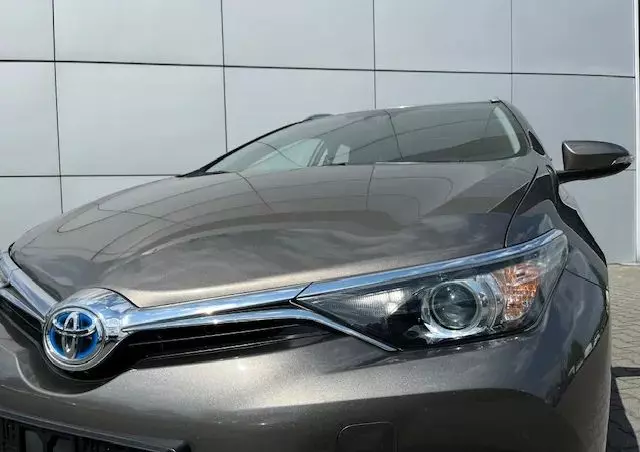 TOYOTA Auris Hybrid 135 Active