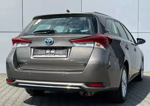 TOYOTA Auris Hybrid 135 Active