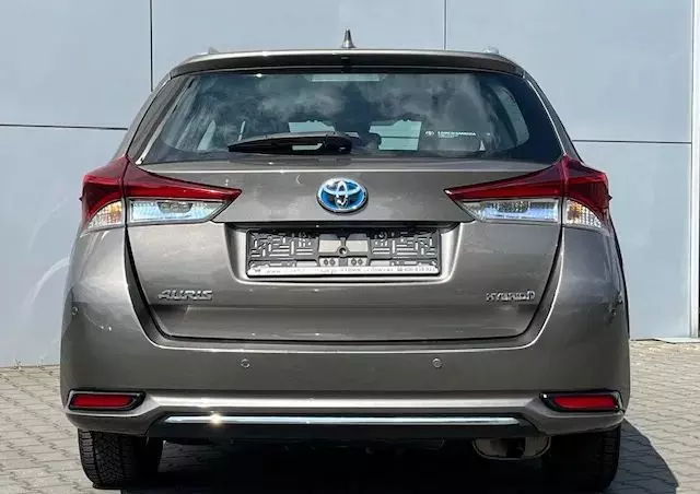 TOYOTA Auris Hybrid 135 Active