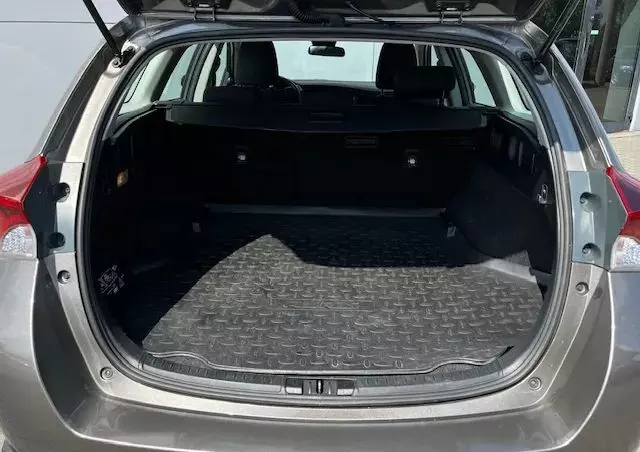 TOYOTA Auris Hybrid 135 Active