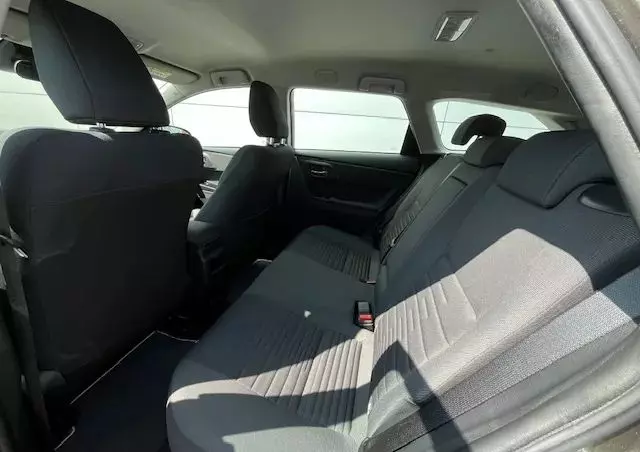 TOYOTA Auris Hybrid 135 Active