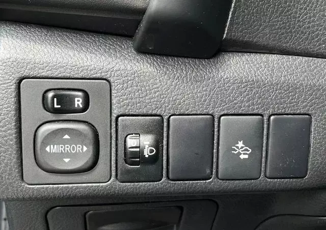 TOYOTA Auris Hybrid 135 Active