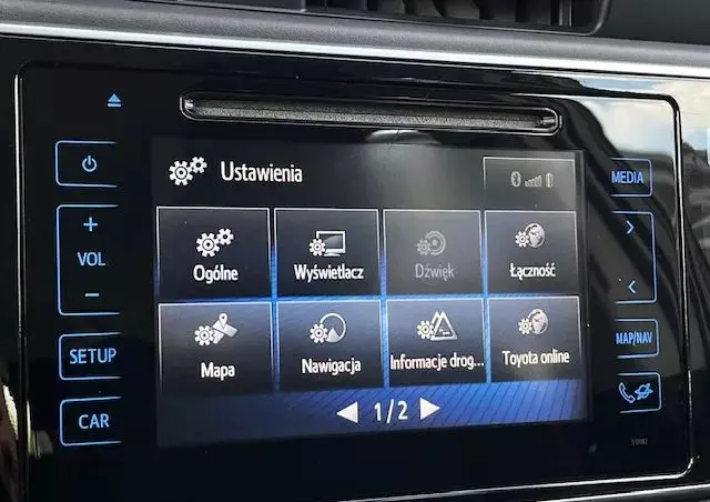 TOYOTA Auris Hybrid 135 Active