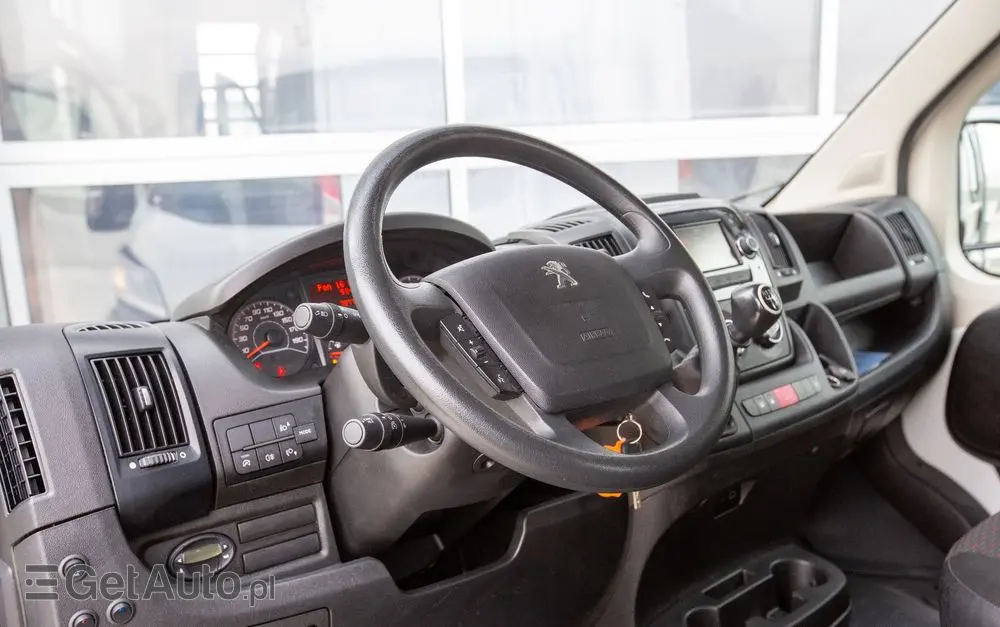 PEUGEOT Boxer 7-OSÓB *DOKA* SKRZYNIA 165KM 