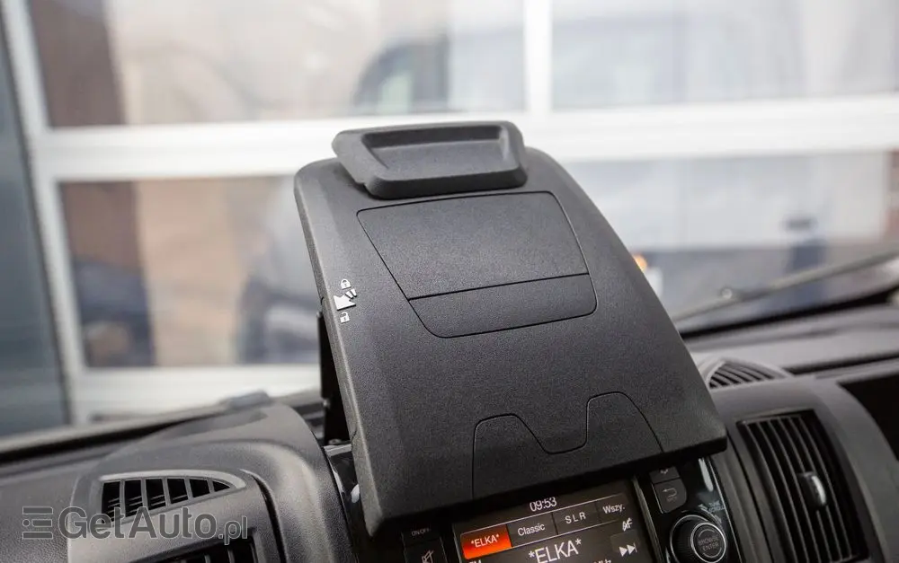 PEUGEOT Boxer 7-OSÓB *DOKA* SKRZYNIA 165KM 