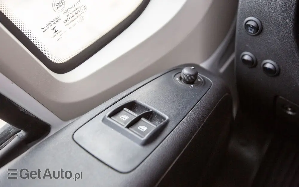 PEUGEOT Boxer 7-OSÓB *DOKA* SKRZYNIA 165KM 