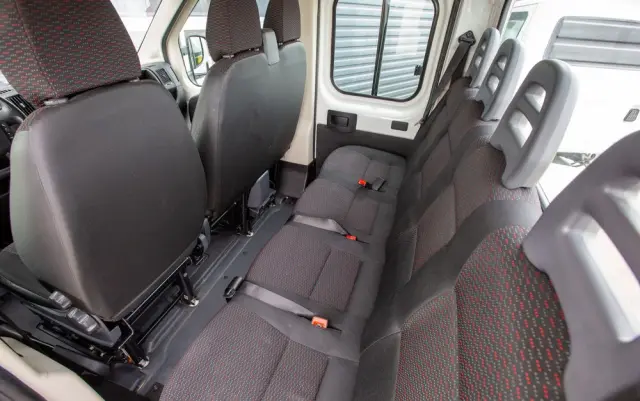 PEUGEOT Boxer 7-OSÓB *DOKA* SKRZYNIA 165KM 