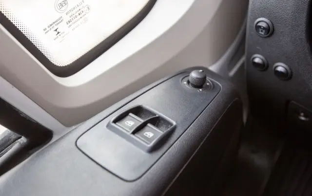 PEUGEOT Boxer 7-OSÓB *DOKA* SKRZYNIA 165KM 