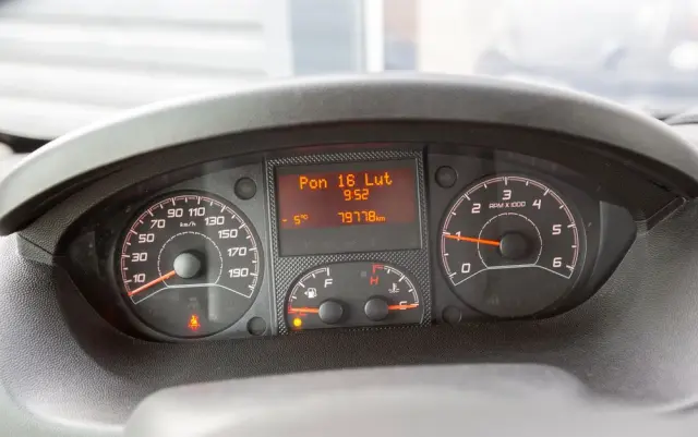 PEUGEOT Boxer 7-OSÓB *DOKA* SKRZYNIA 165KM 