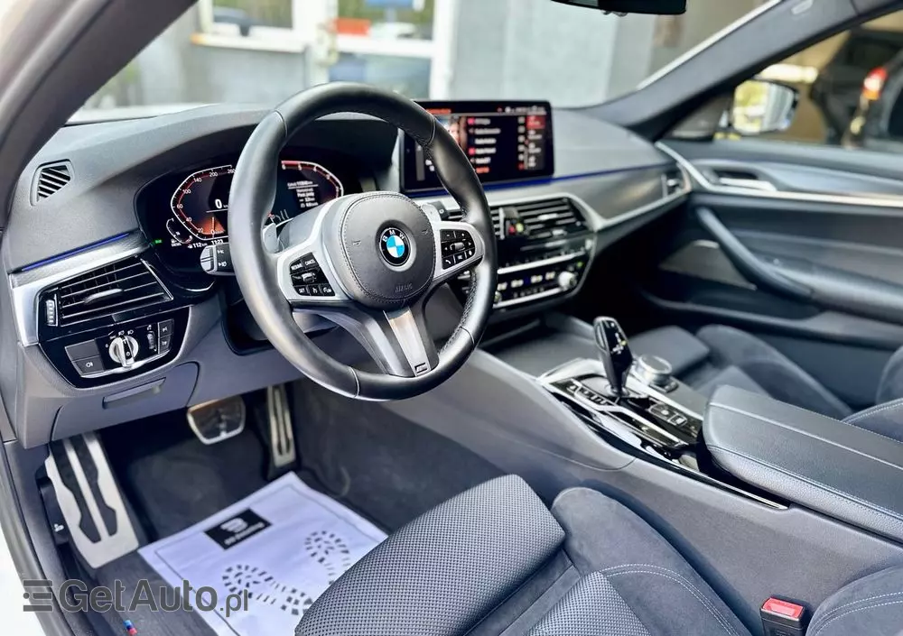 BMW Seria 5 520d xDrive M Sport sport