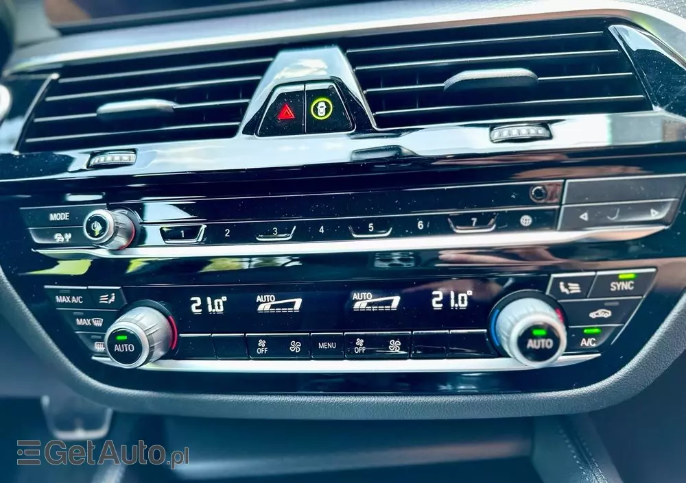 BMW Seria 5 520d xDrive M Sport sport