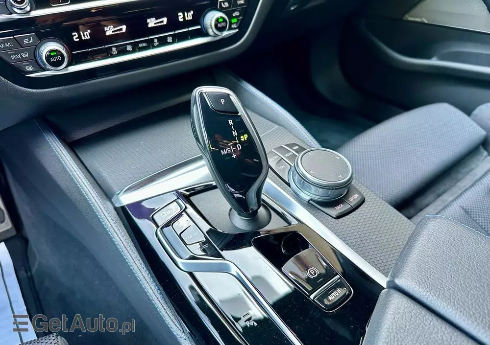 BMW Seria 5 520d xDrive M Sport sport