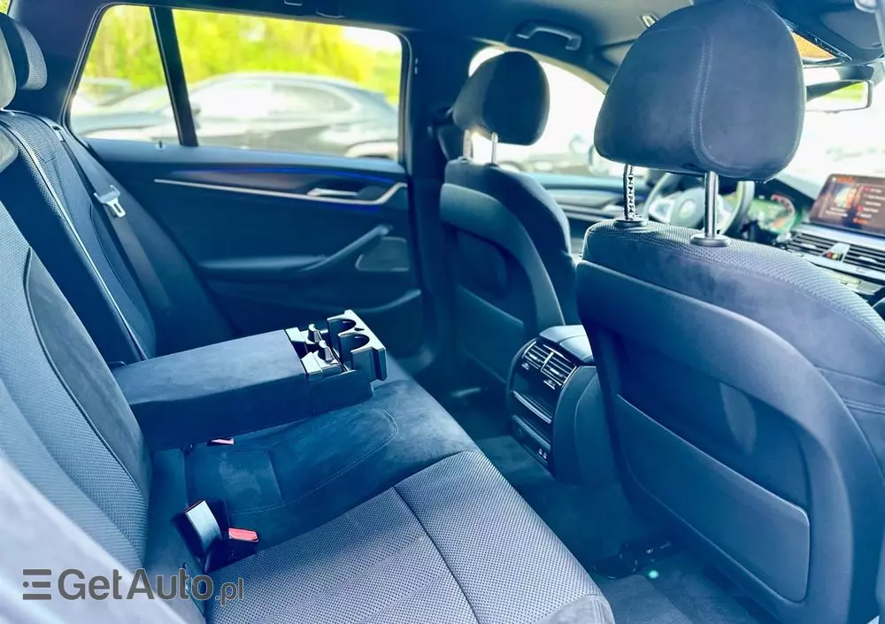 BMW Seria 5 520d xDrive M Sport sport