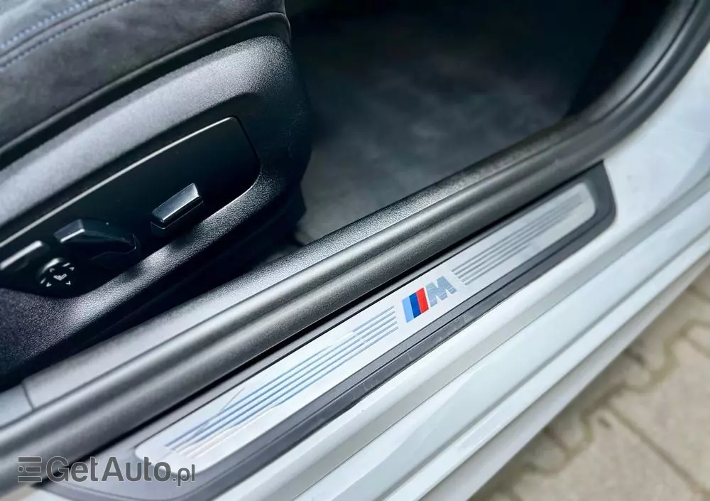 BMW Seria 5 520d xDrive M Sport sport