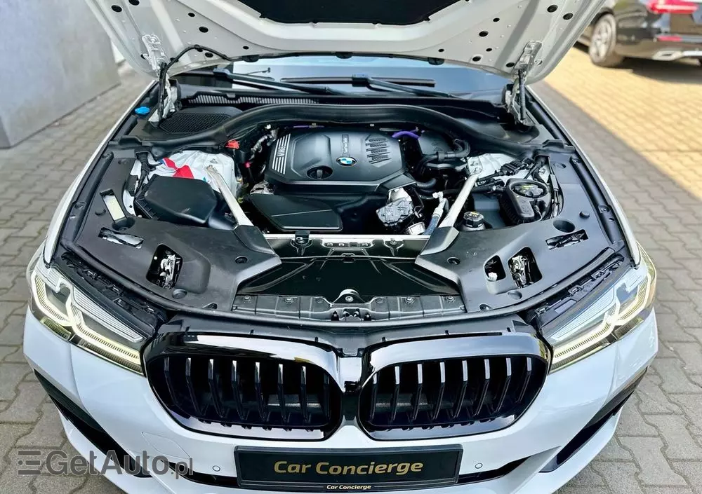 BMW Seria 5 520d xDrive M Sport sport