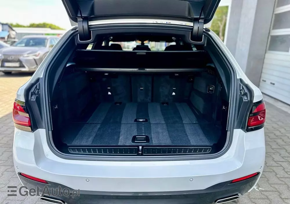 BMW Seria 5 520d xDrive M Sport sport
