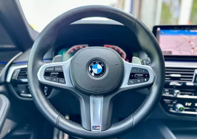 BMW Seria 5 520d xDrive M Sport sport