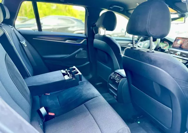 BMW Seria 5 520d xDrive M Sport sport