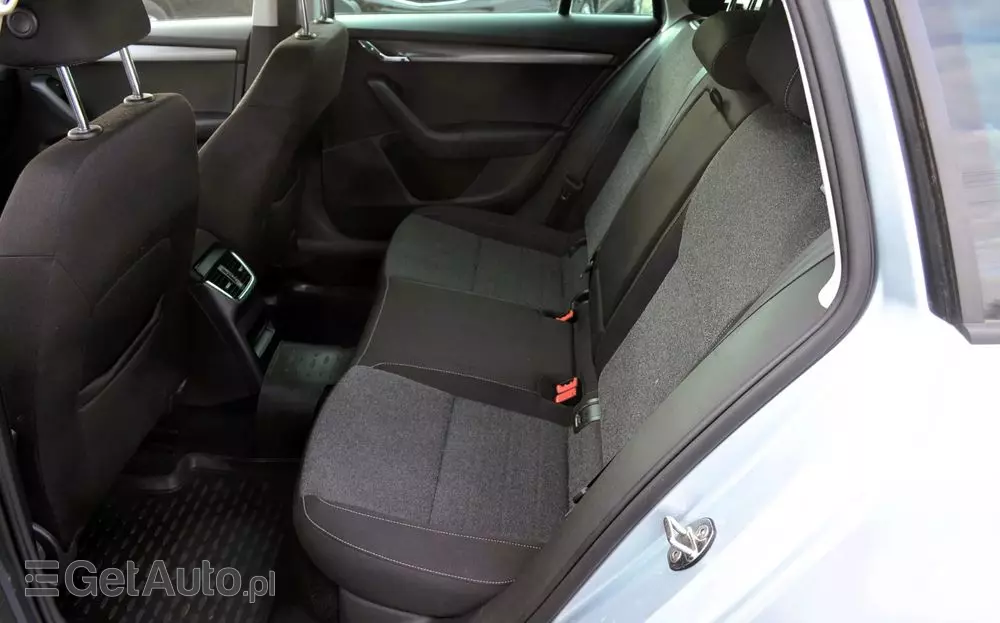 SKODA Octavia 1.6 TDI DSG Soleil