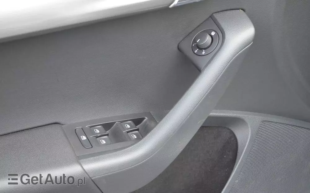 SKODA Octavia 1.6 TDI DSG Soleil