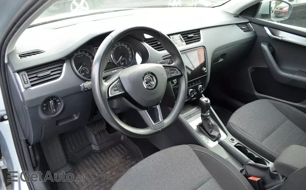 SKODA Octavia 1.6 TDI DSG Soleil