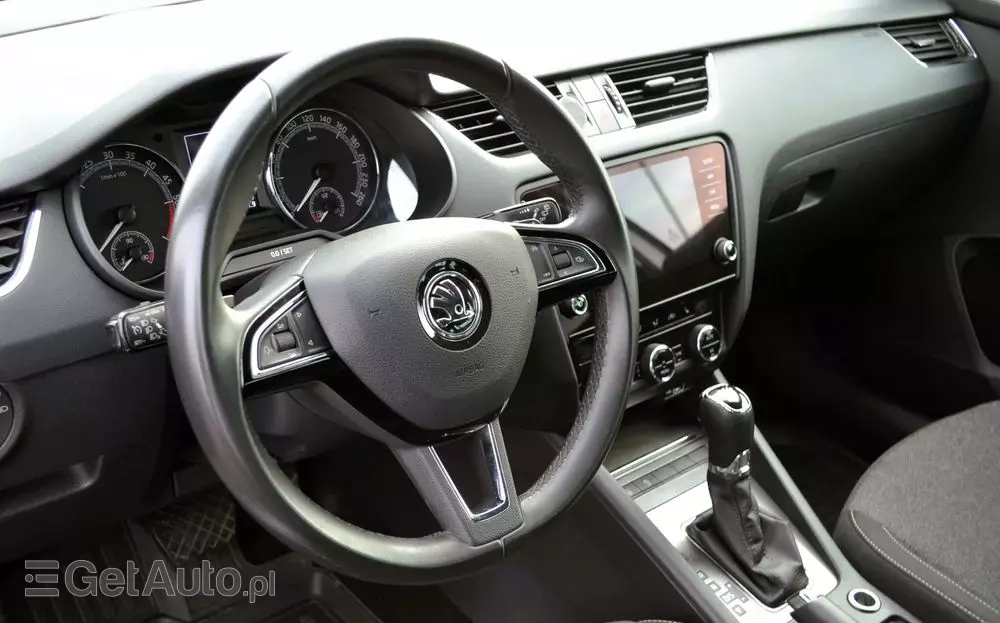 SKODA Octavia 1.6 TDI DSG Soleil