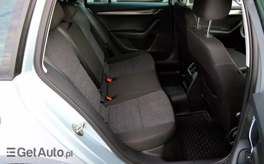 SKODA Octavia 1.6 TDI DSG Soleil