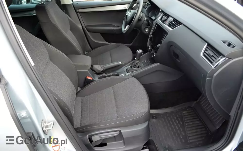 SKODA Octavia 1.6 TDI DSG Soleil