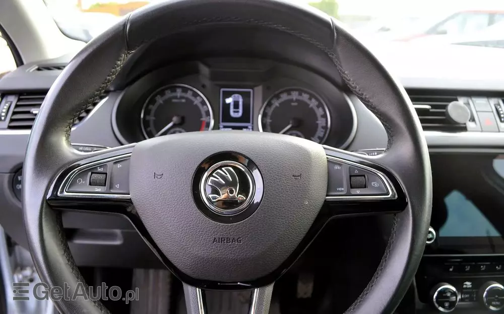 SKODA Octavia 1.6 TDI DSG Soleil