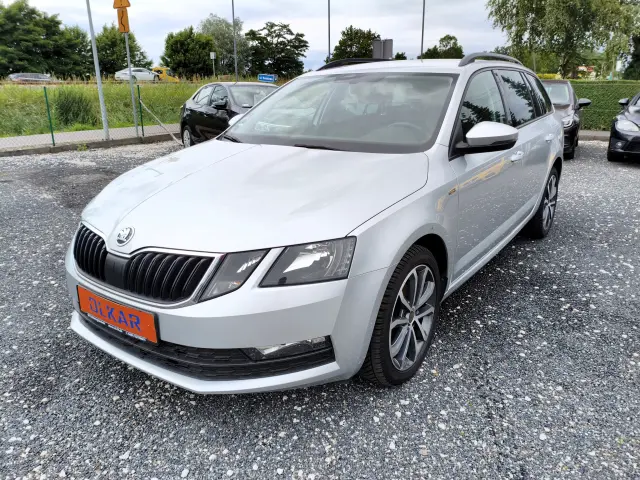 SKODA Octavia 1.6 TDI DSG Soleil