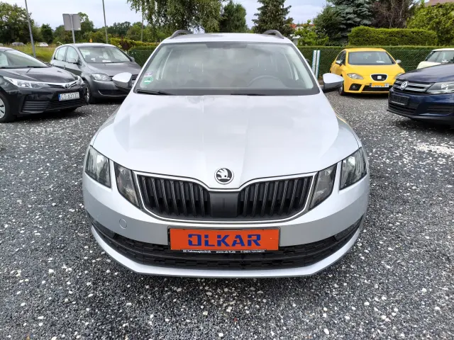 SKODA Octavia 1.6 TDI DSG Soleil