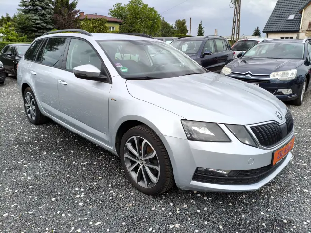 SKODA Octavia 1.6 TDI DSG Soleil