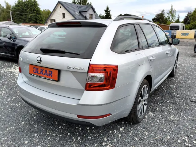 SKODA Octavia 1.6 TDI DSG Soleil