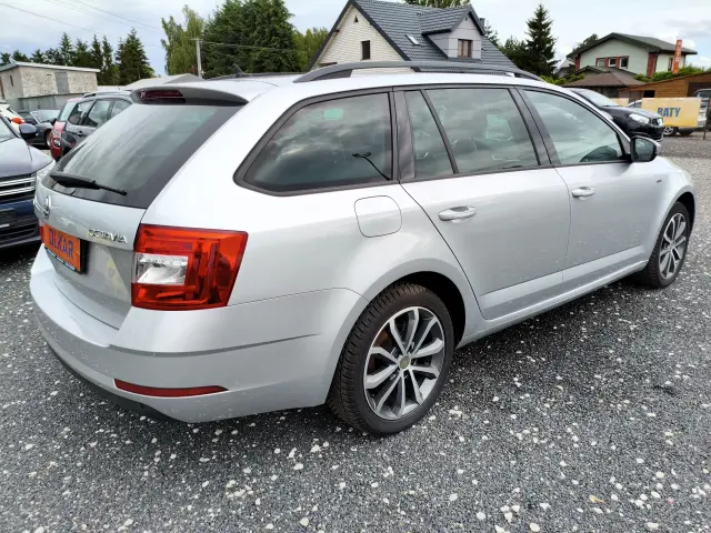 SKODA Octavia 1.6 TDI DSG Soleil