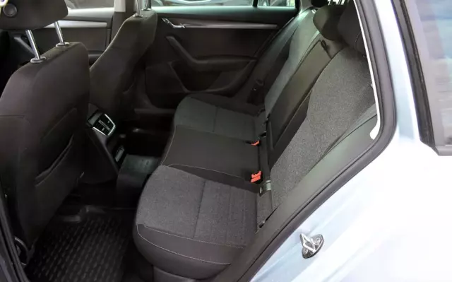 SKODA Octavia 1.6 TDI DSG Soleil