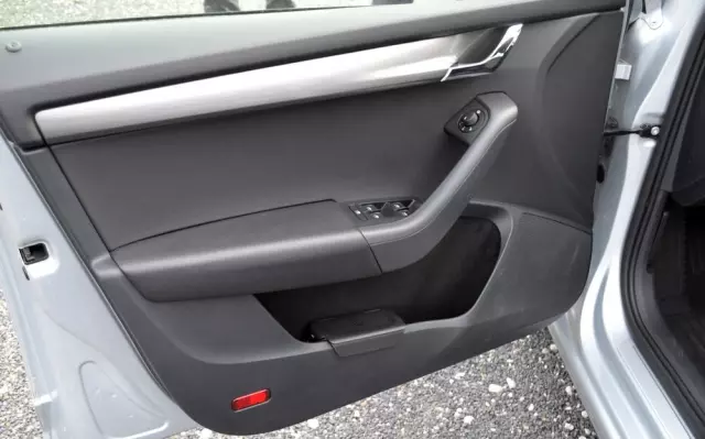 SKODA Octavia 1.6 TDI DSG Soleil