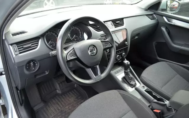 SKODA Octavia 1.6 TDI DSG Soleil