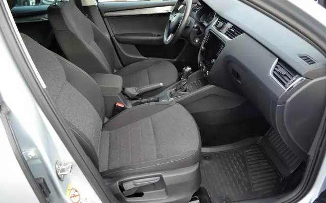 SKODA Octavia 1.6 TDI DSG Soleil