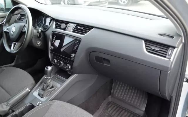 SKODA Octavia 1.6 TDI DSG Soleil